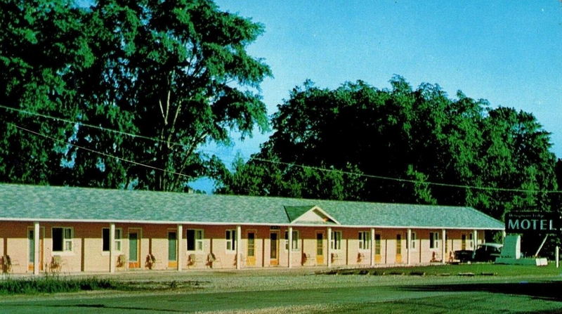 Honeymoon Lodge Motel (Coastal Inn) - Vintage Postcard